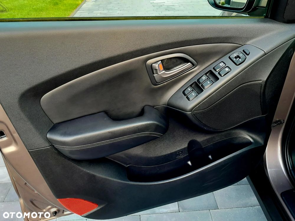 Hyundai ix35 1.6 2WD Fifa World Cup Edition - 28