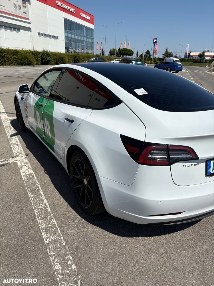 Tesla Model 3 RWD - 4