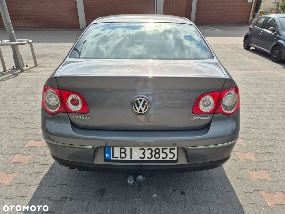 Volkswagen Passat 1.9 TDI DPF BlueMotion - 6
