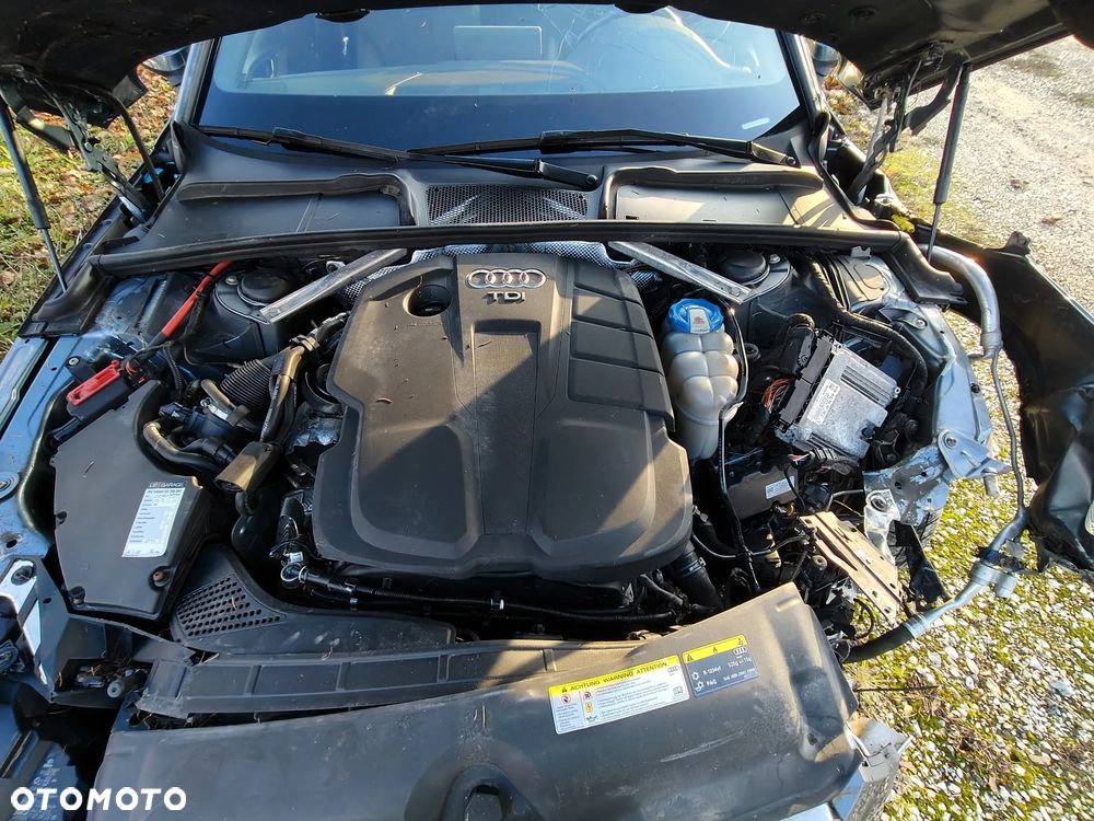 Audi A4 Avant 2.0 TDI DPF clean diesel quattro S tronic S line Sportpaket - 12