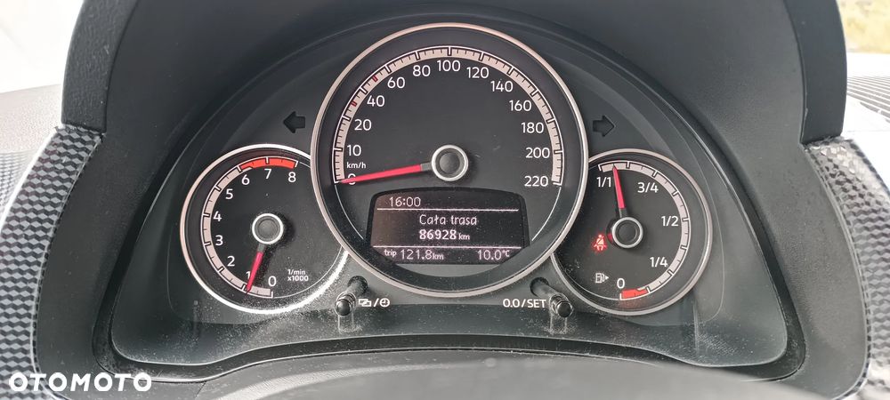 Volkswagen up! move - 5