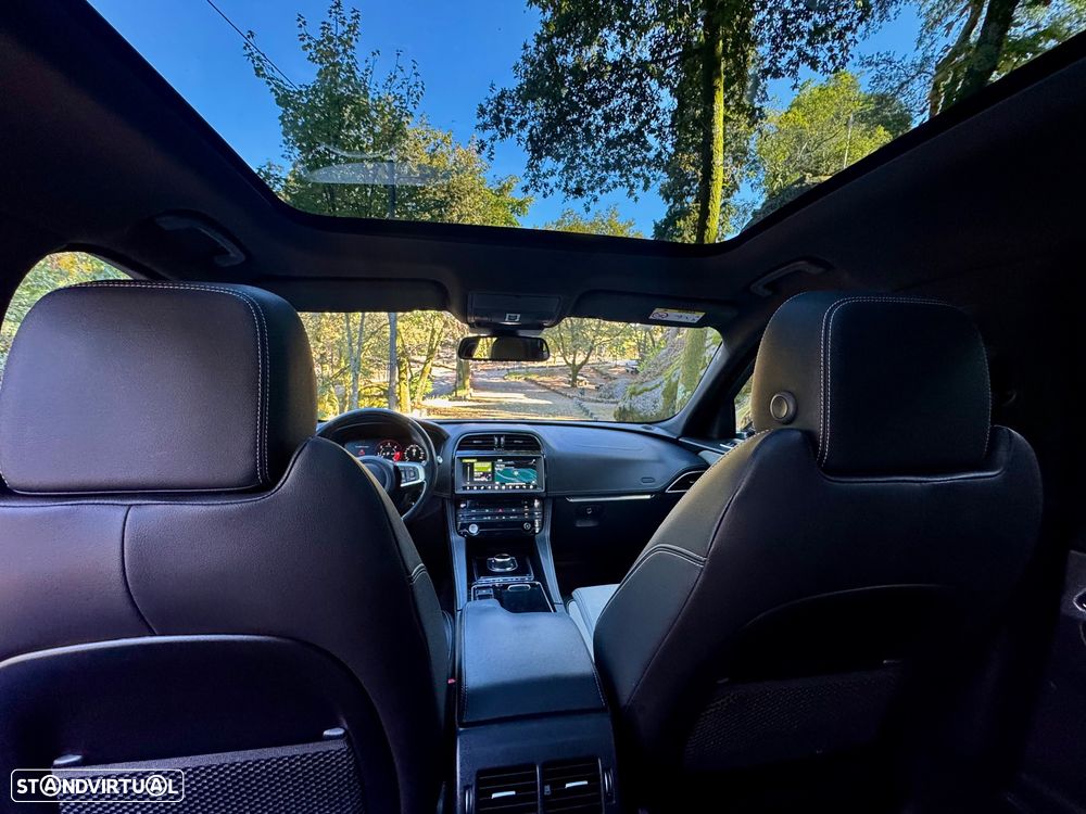 Jaguar F-Pace 2.0 i4D R-Sport Aut. - 11