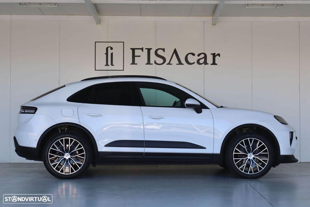 Porsche Macan Electric 4 - 8