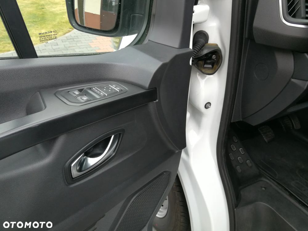 Renault Trafic - 14