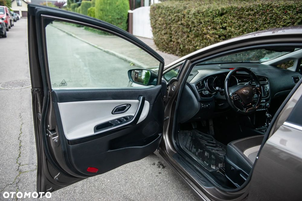 Kia Ceed Cee'd 1.6 GDI Business Line - 17