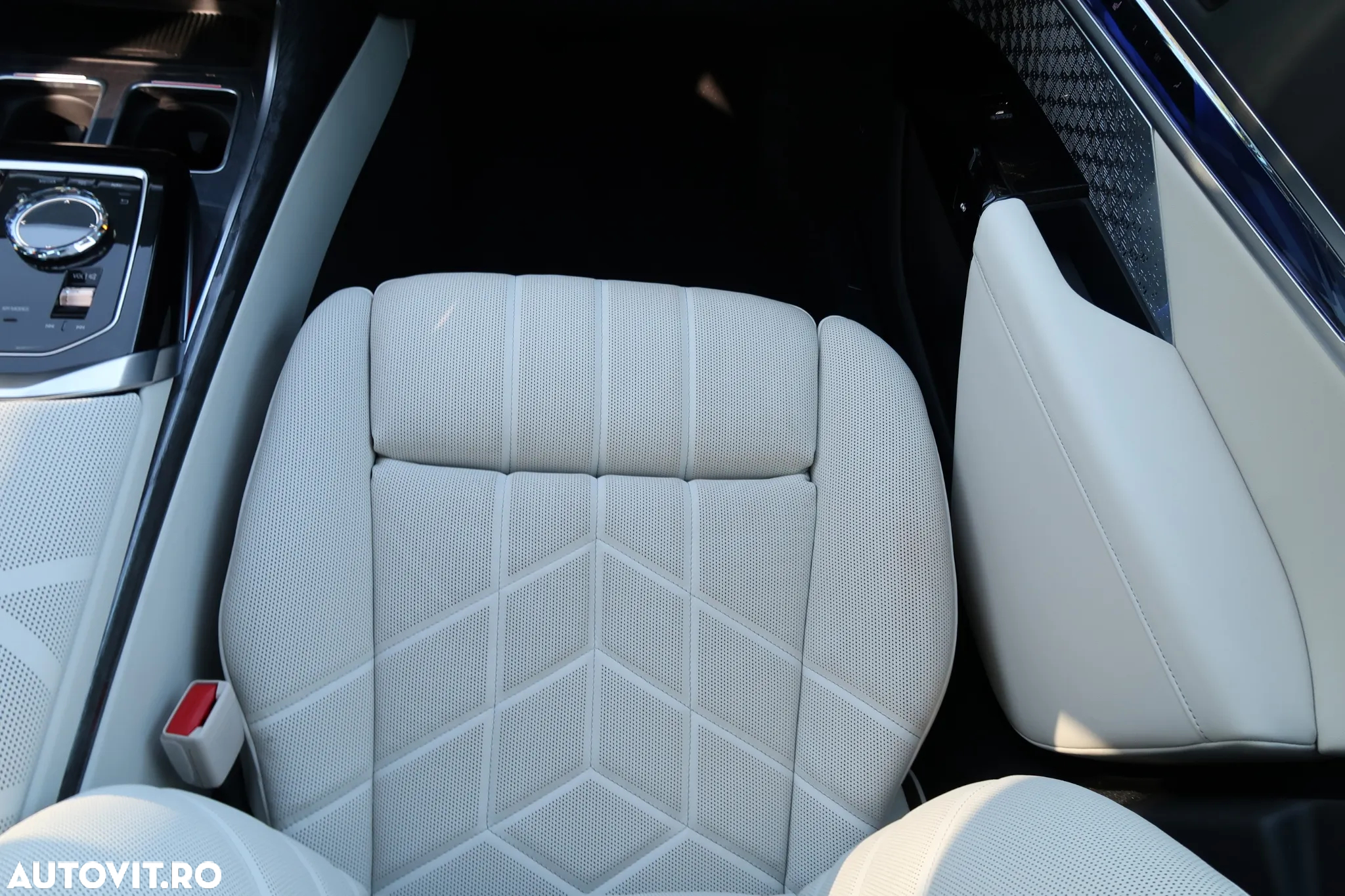 BMW M7 M760e xDrive AT PHEV - 23