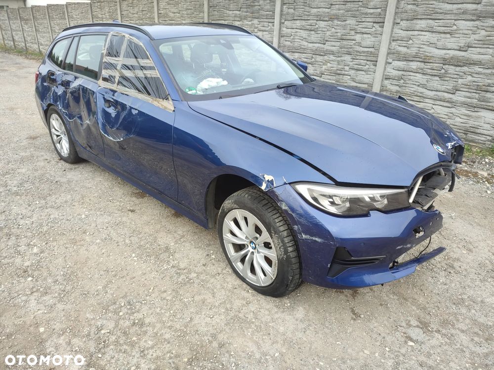 BMW Seria 3 318d Sport Line Shadow - 26