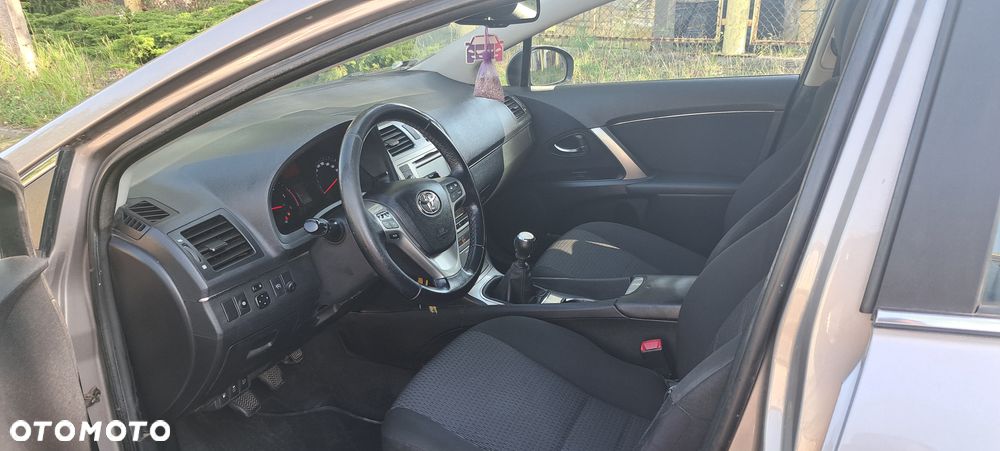 Toyota Avensis 2.0 D-4D Premium - 9