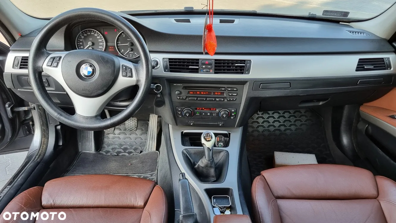 BMW Seria 3 320d Efficient Dynamics - 12