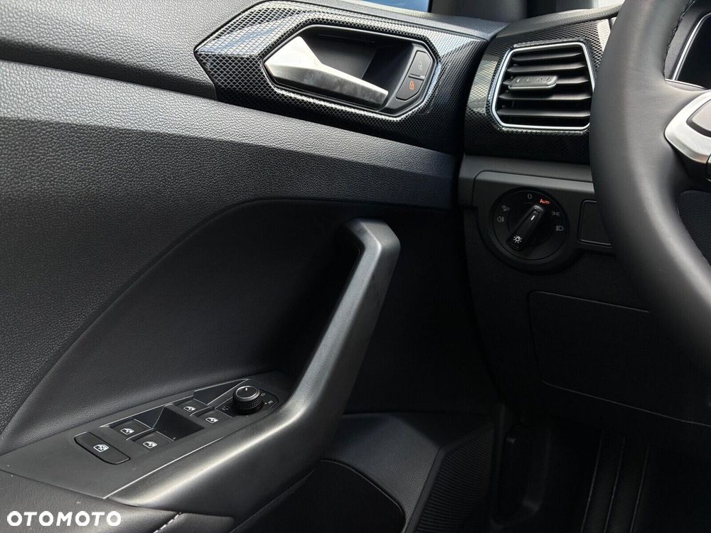 Volkswagen T-Cross - 18