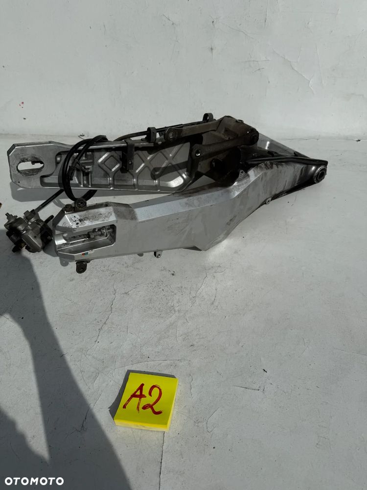 HONDA X-ADV 750 17- WAHACZ TYŁ - 4