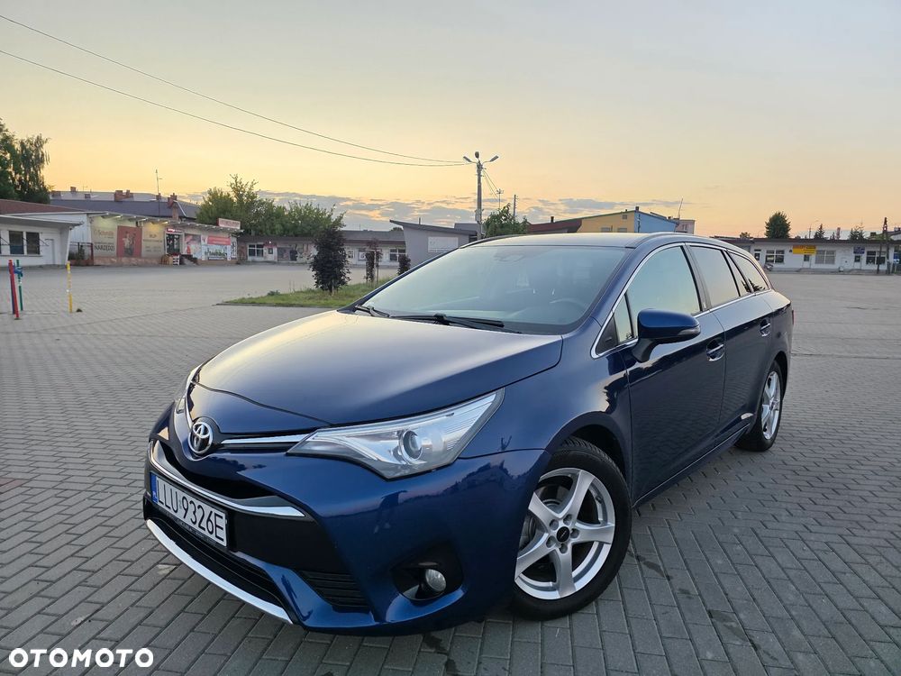 Toyota Avensis Touring Sports 1.8 Multidrive S Comfort - 1