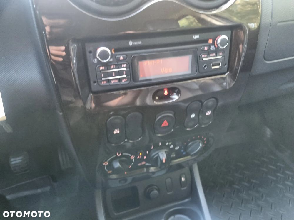 Dacia Duster 1.6 16V 4x2 Prestige - 11