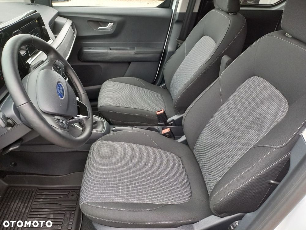 Ford Transit Courier - 11