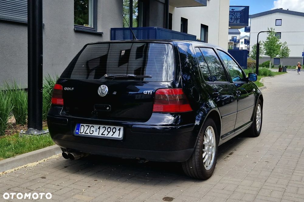 Volkswagen Golf - 4