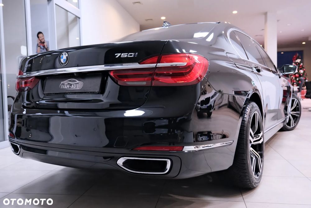 BMW Seria 7 750Li xDrive - 14