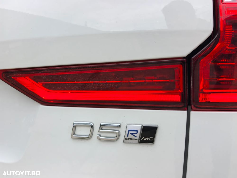 Volvo XC 60 D5 AWD R-Design - 22