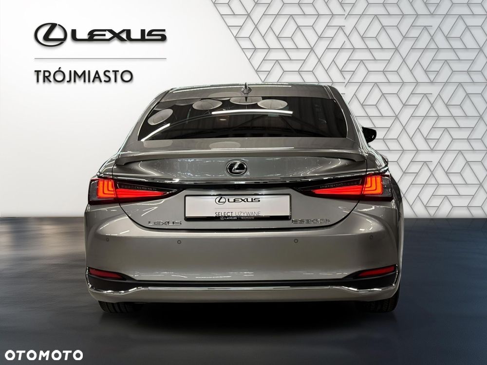 Lexus ES 300h Business Edition - 5