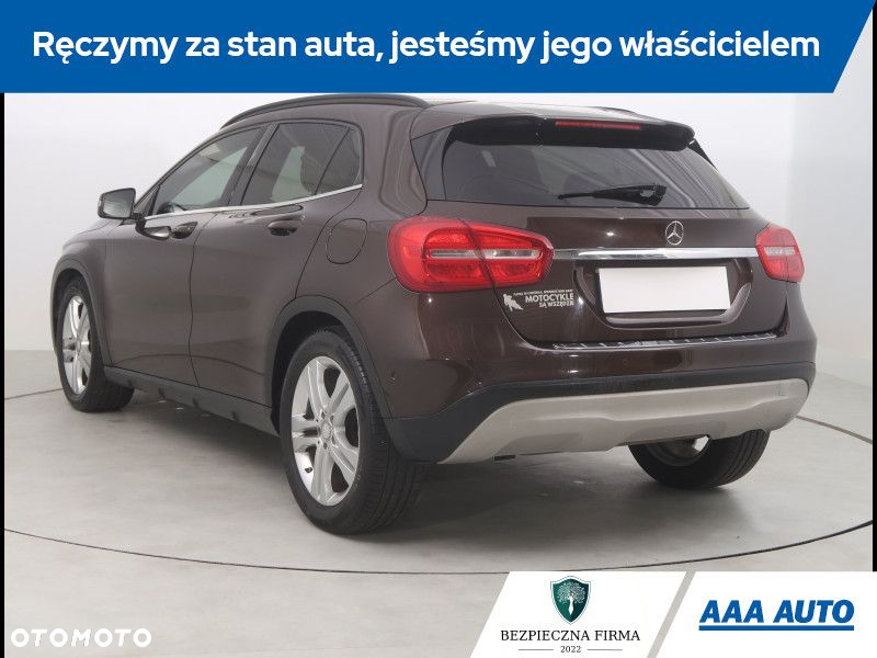 Mercedes-Benz GLA - 5