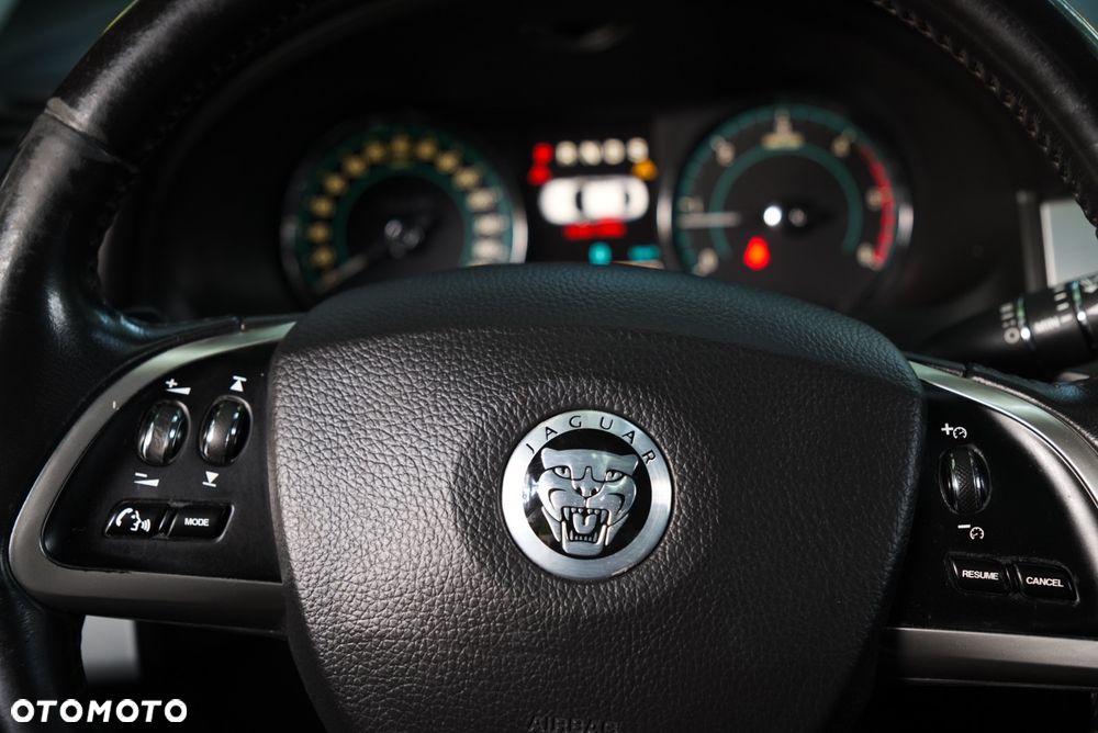 Jaguar XF 3.0 V6 D S Luxury - 9