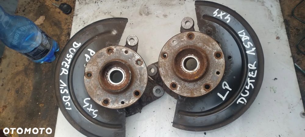 DACIA DUSTER I 1,5dci 4X4 piasta zwrotnica tył bęben - 2
