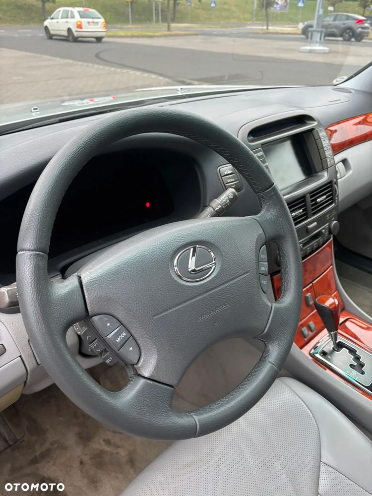 Lexus LS Elegance - 29