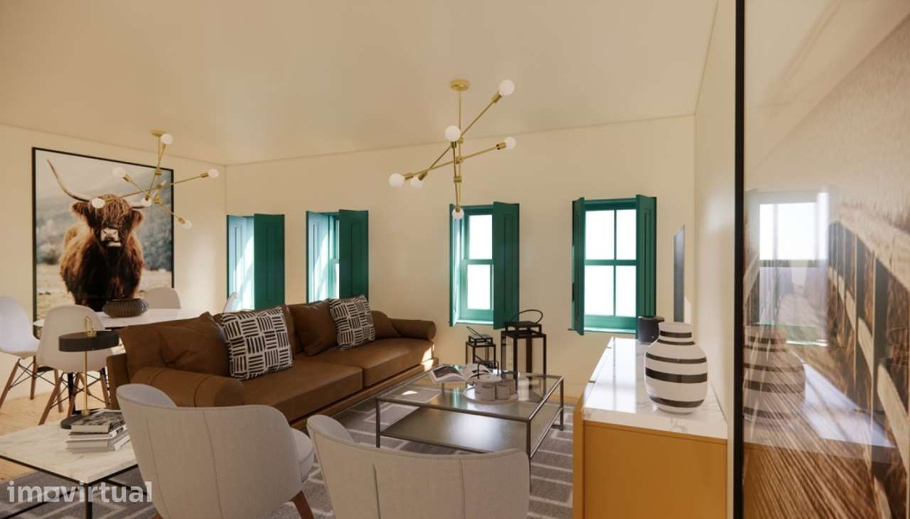 Apartamento T0+1 com pátio interior no centro histórico do Porto - Grande imagem: 3/17