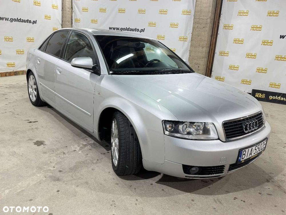 Audi A4 Limousine - 3