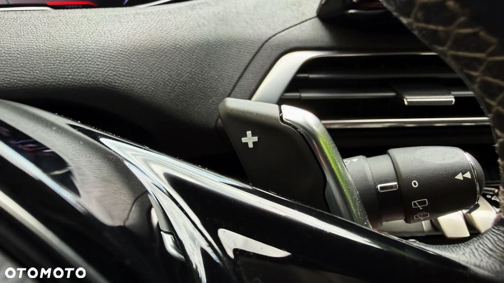 Peugeot 3008 BlueHDi 130 Stop & Start EAT8 Allure - 25