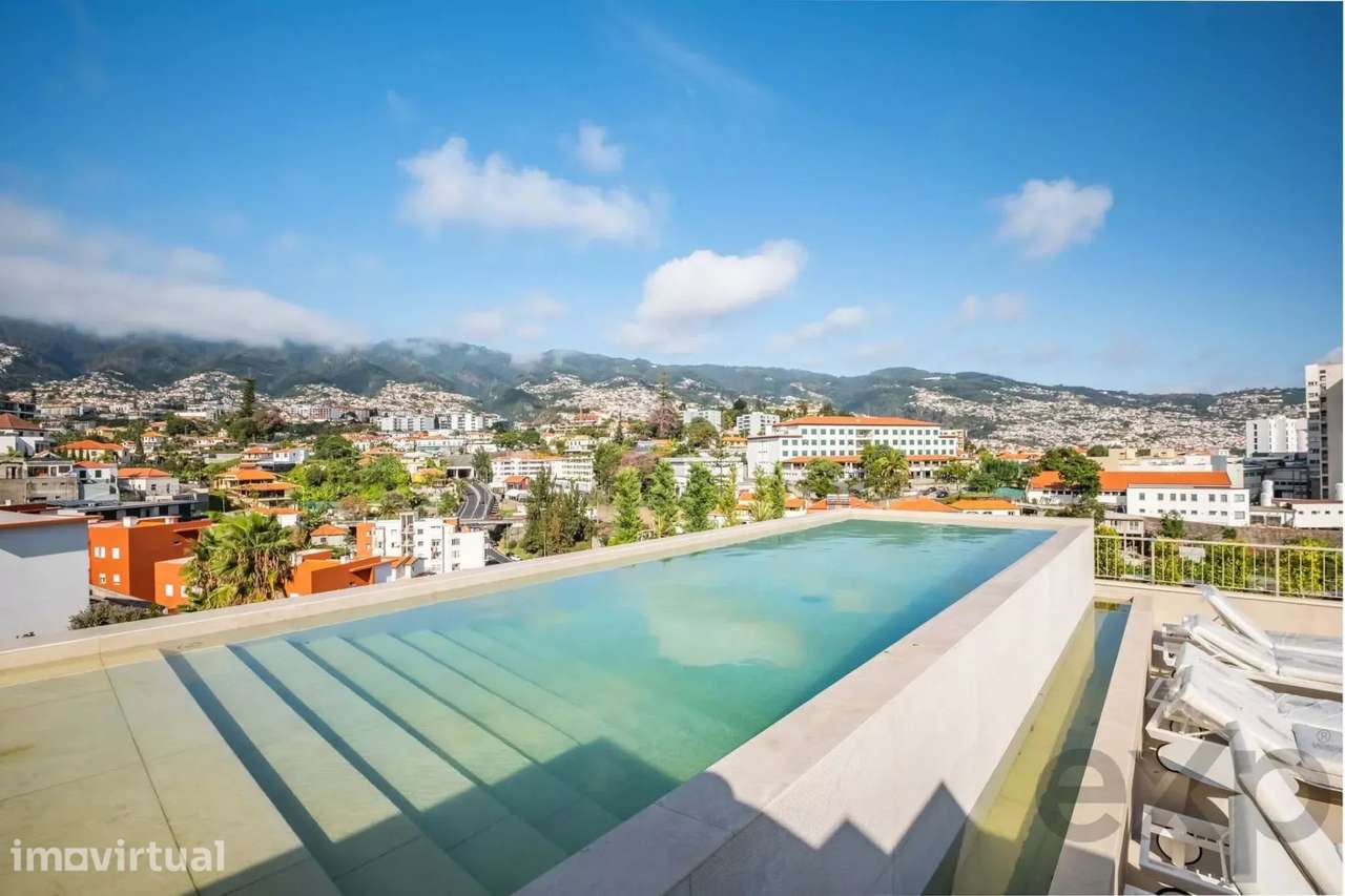 Apartamento T3 com Piscina e Vista Baia do Funchal - Grande imagem: 2/34