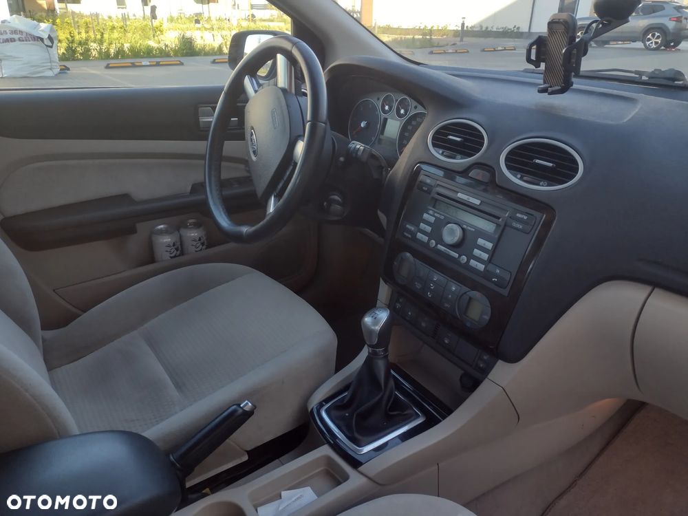 Ford Focus 1.6 TDCi DPF Ghia - 8