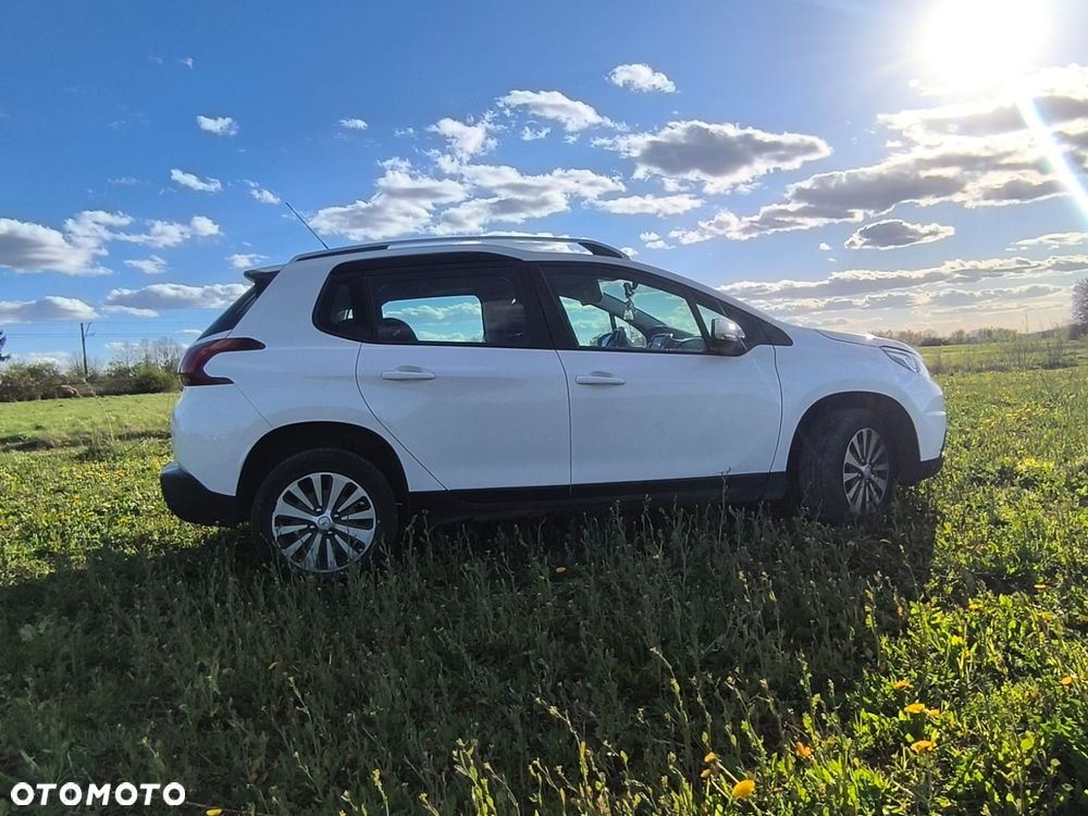 Peugeot 2008 BlueHDi 100 STOP & START Style - 1