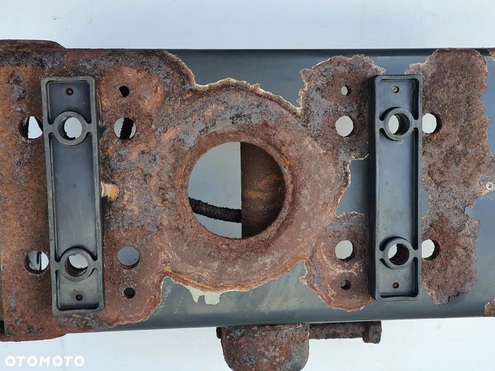 WINDA WIESZAK KOŁA ZAPASOWEGO STELAZ  IVECO EUROCARGO - 16