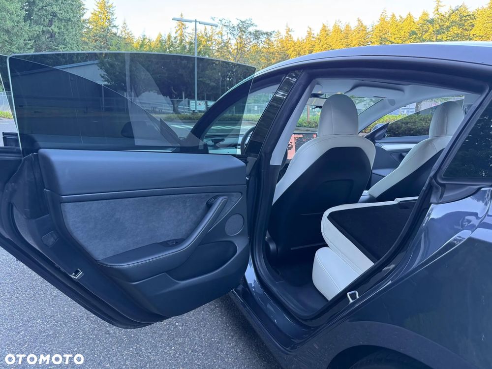 Tesla Model 3 Standard Reichweite Plus Hinterradantrieb - 29