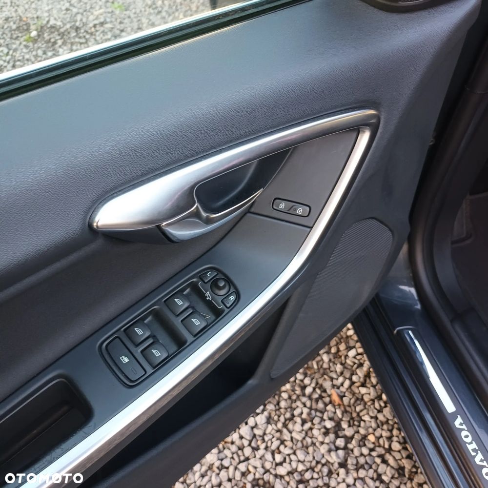 Volvo S60 D4 Geartronic Momentum - 15