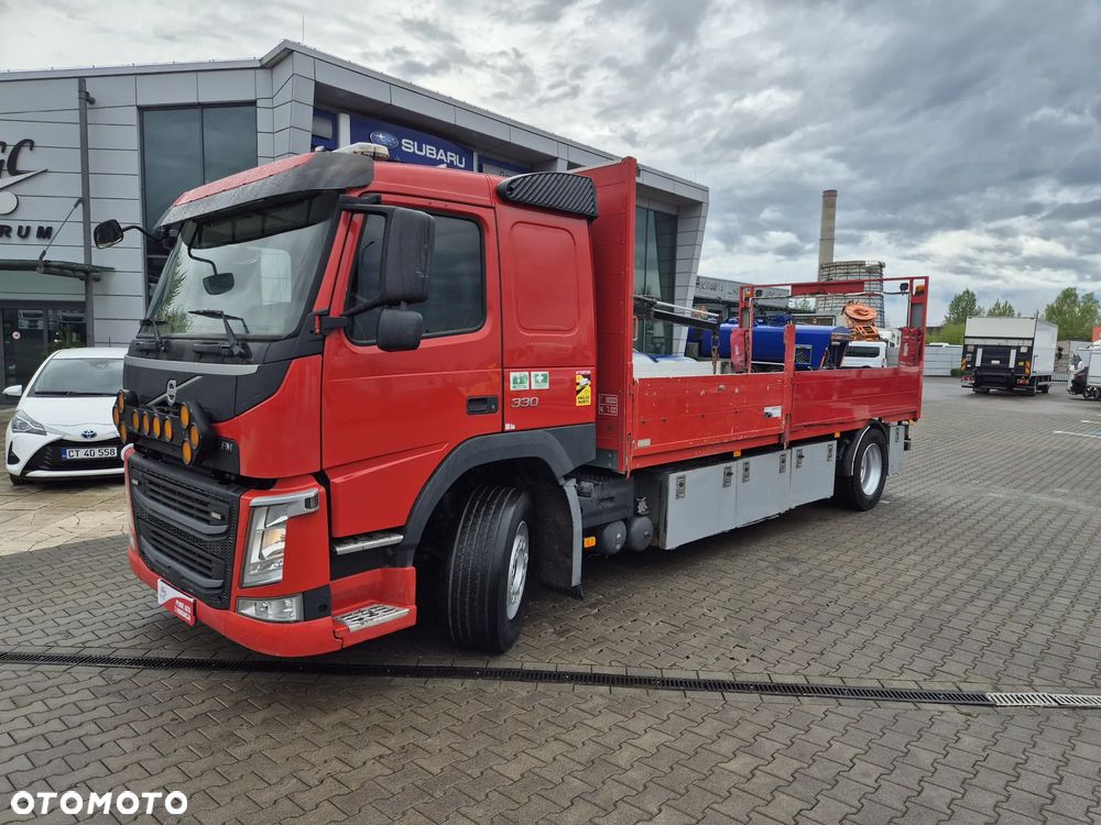 Volvo FM 330 / SKRZYNIA / HDS HIAB 840KG / KABINA SYPIALNIANA / AUTOMAT / HAK - 15