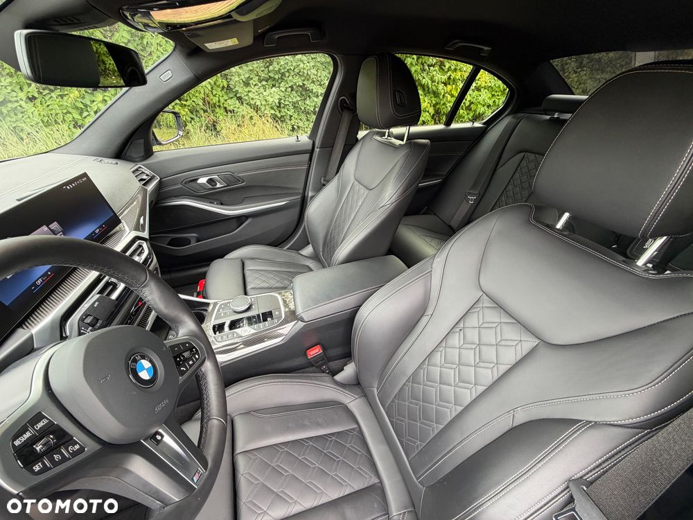 BMW Seria 3 320i xDrive M Sport - 32