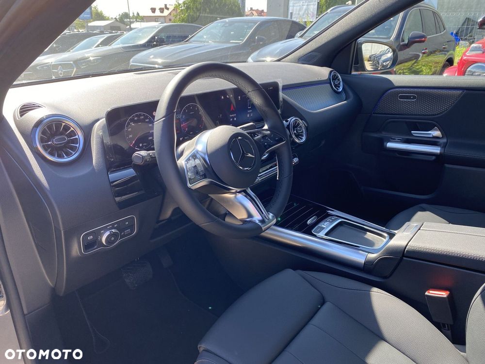 Mercedes-Benz GLA - 9