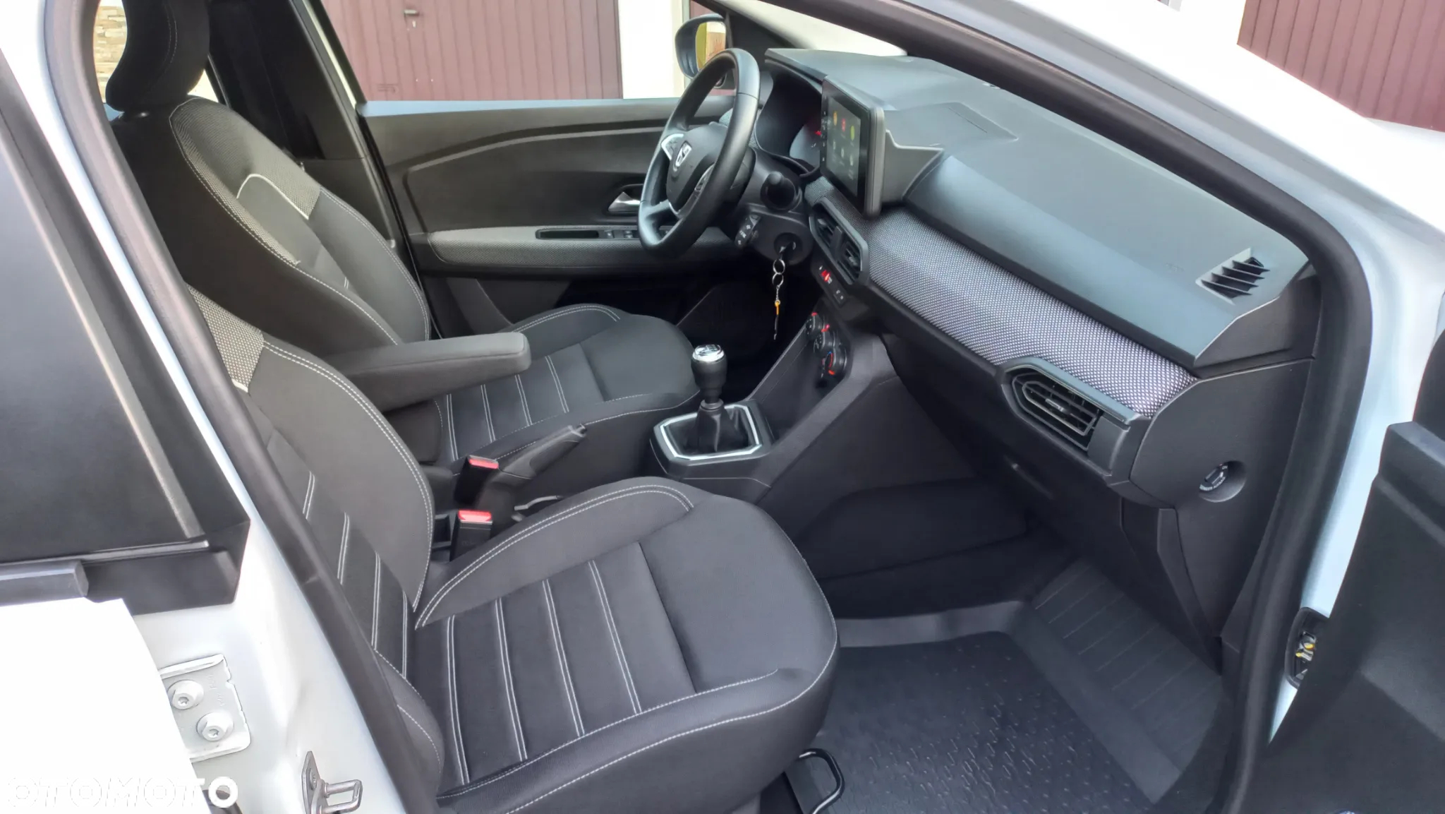 Dacia Sandero 1.0 TCe Laureate S&S - 6