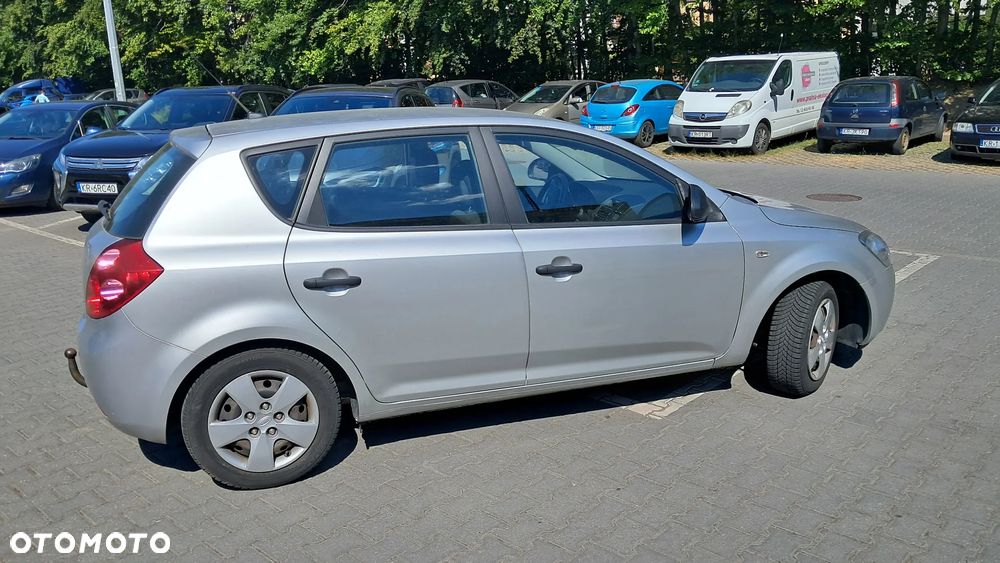 Kia Ceed 1.6 Crdi Comfort - 4