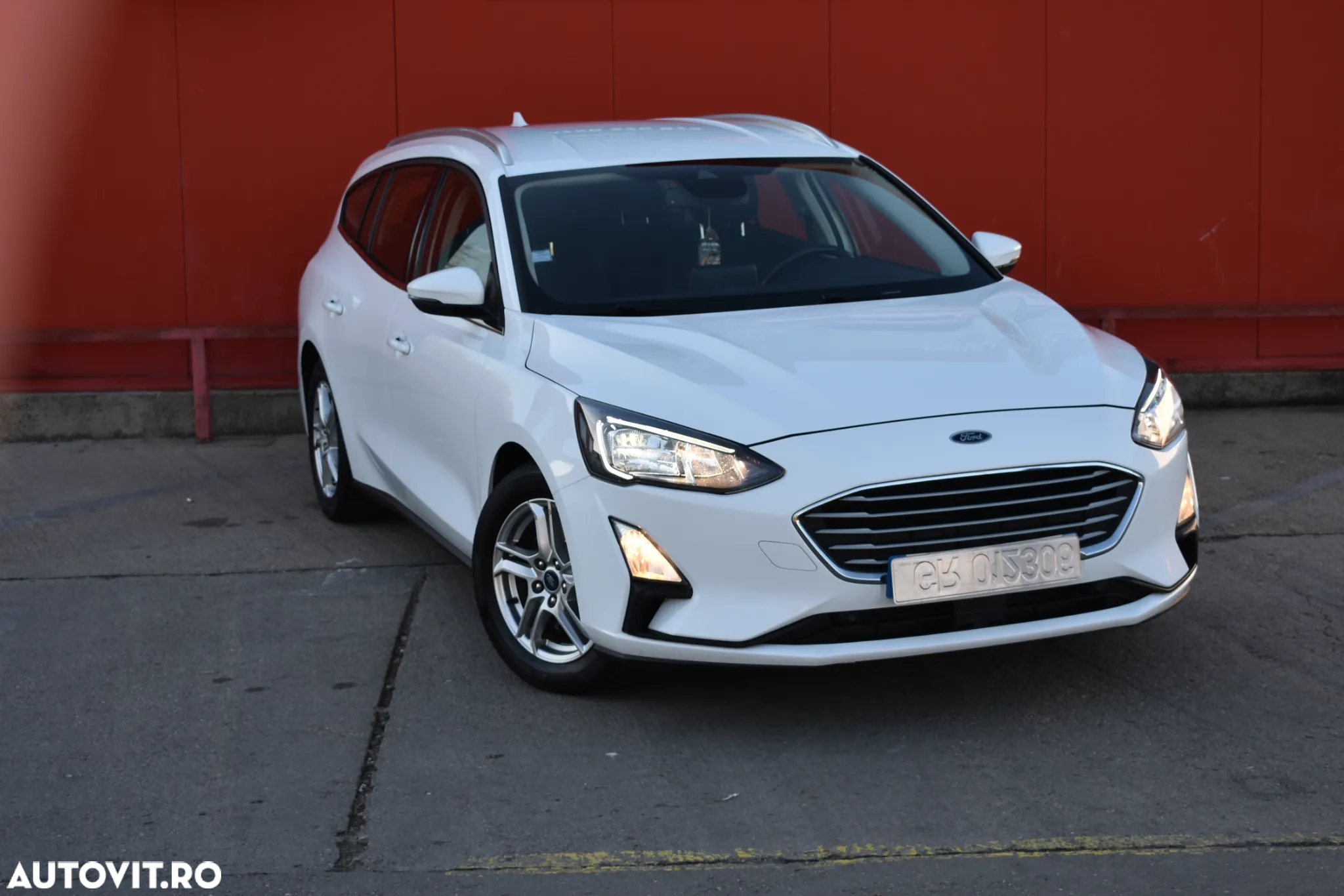 Ford Focus 1.5 EcoBlue Start-Stopp-System TITANIUM - 2