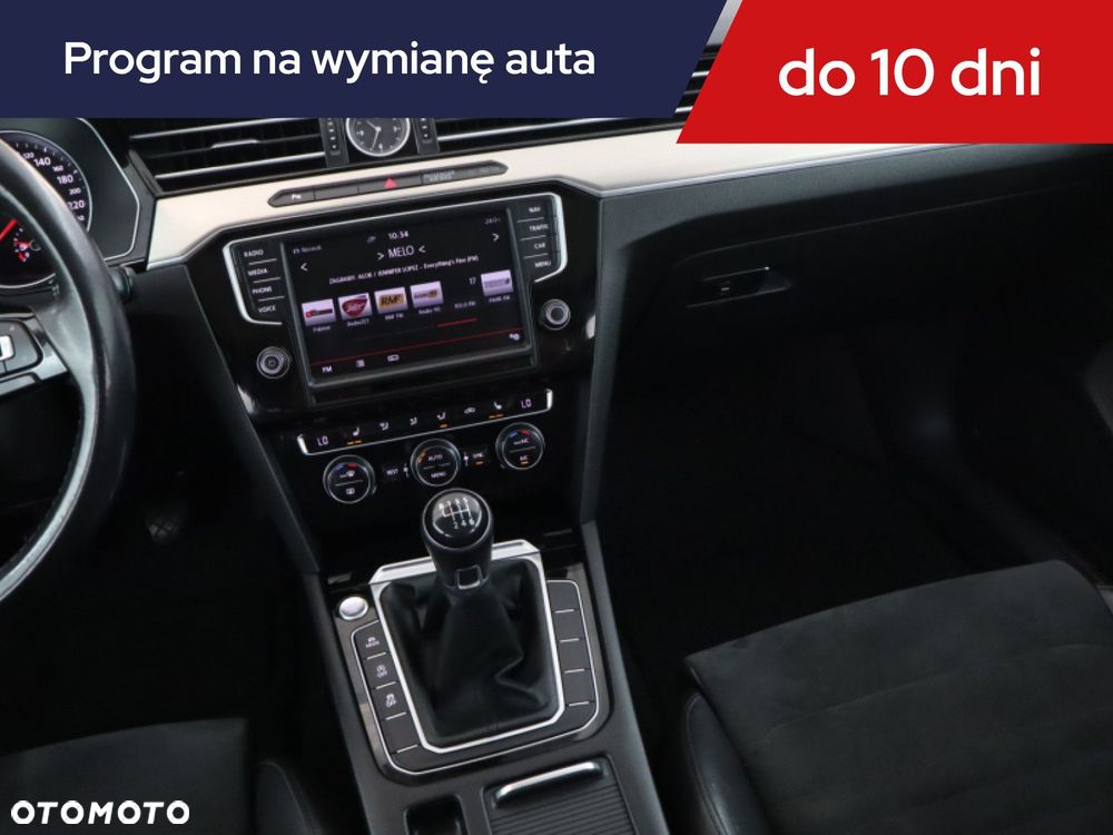 Volkswagen Passat - 9