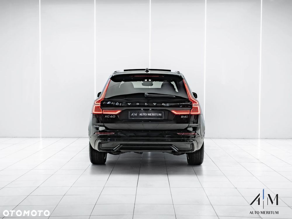 Volvo XC 60 B4 D AWD Ultimate Dark - 10