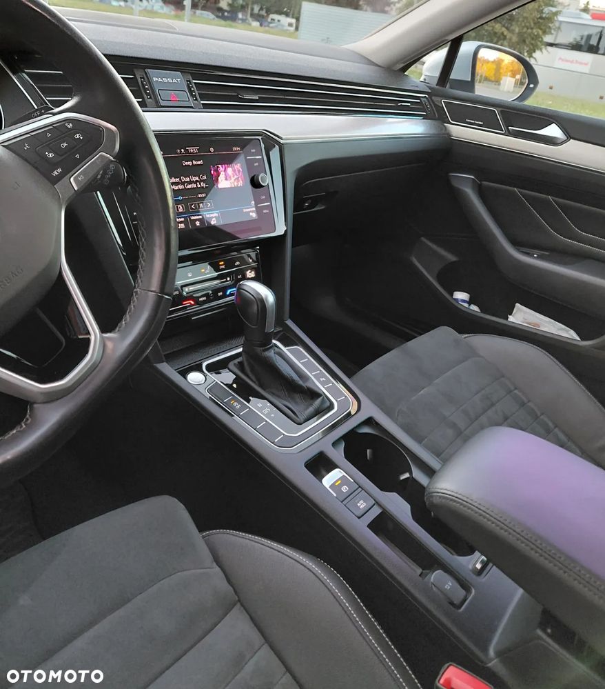 Volkswagen Passat - 10