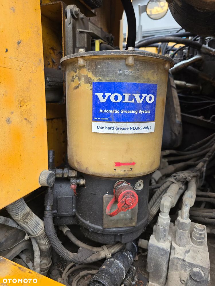 Volvo EC220 DL - 10