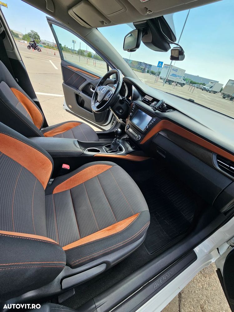 Toyota Avensis 2.0 D-4D Executive Terracotta - 13