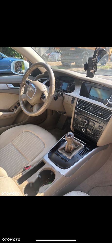 Audi A4 Limousine - 6