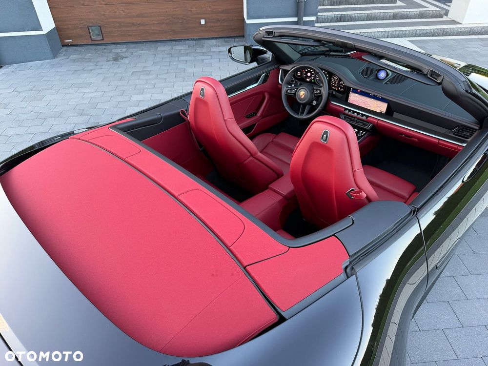 Porsche 911 Carrera 4S - 17