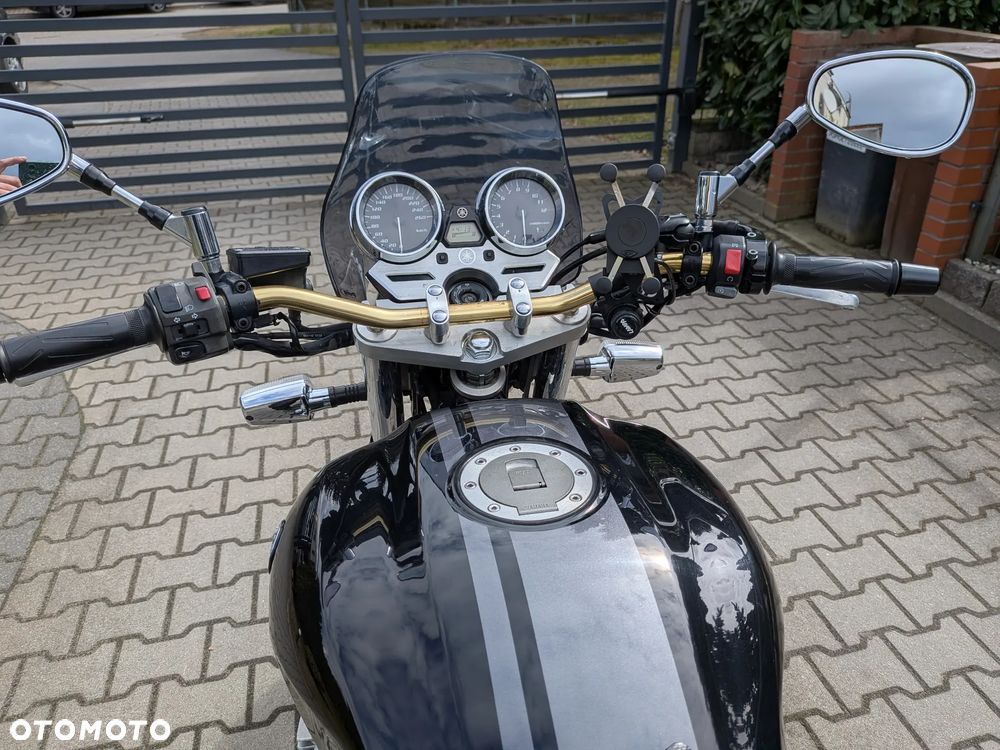 Yamaha XJR - 13