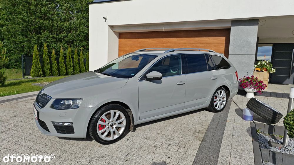 Skoda Octavia 2.0 TDI DSG RS - 32